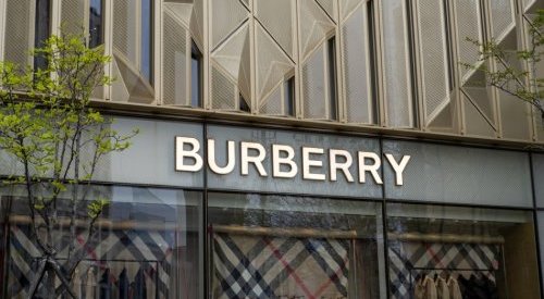 Rétrogradée en bourse, Burberry reste emblématique du luxe britannique